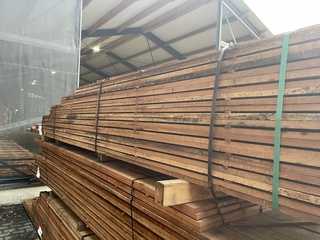 Ca. 113x Angelim Pedra bechoeiingsplanken, 20x200mm, lengte 3/200cm, 1